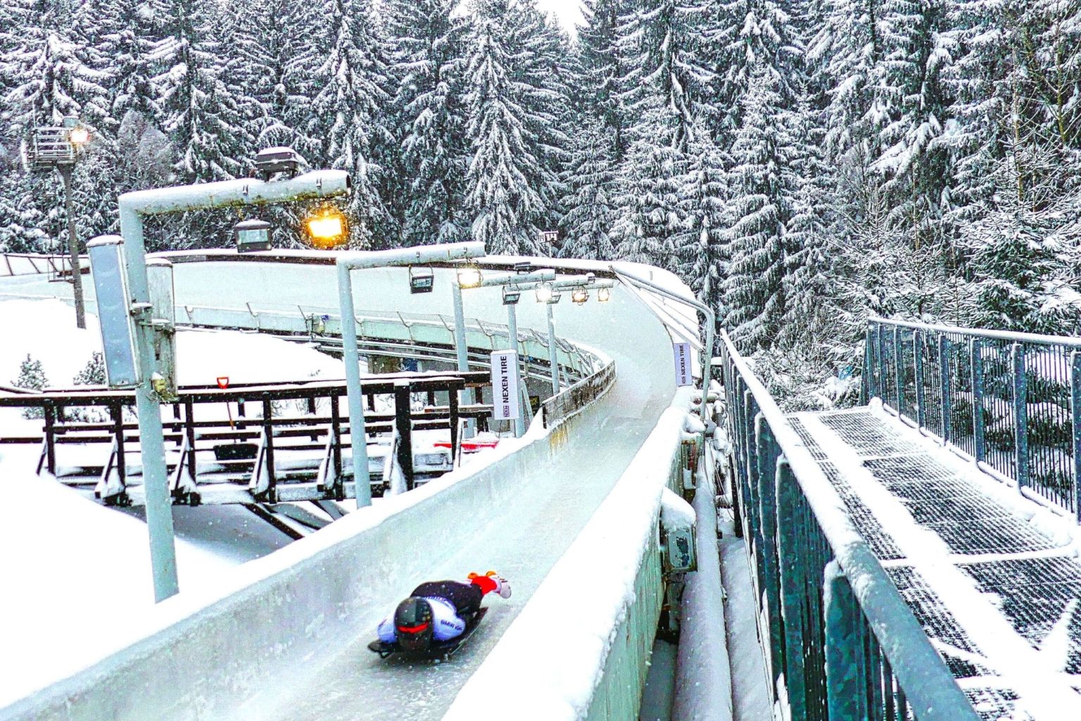 Skeleton Bobbahn Altenberg Winterwald Urlaubsregion Osterzgebirge Wintersport Leistungssport